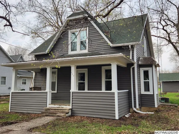 107 Walnut St, Rockwell, IA 50469