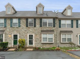 521 Indian Rock Cir, Elizabethtown, PA 17022