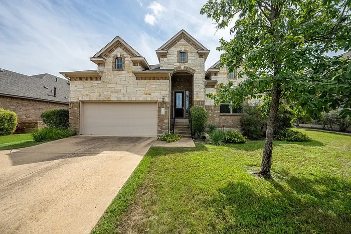 310 Bellagio Dr — Photo 1