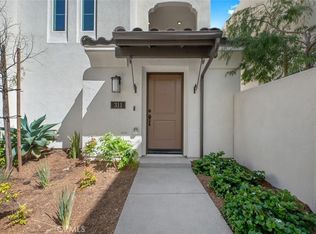311 Ford Rd, Costa Mesa, CA 92627