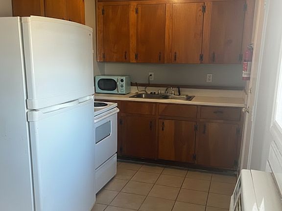 4th image of 615 Cedarwood Dr #329
