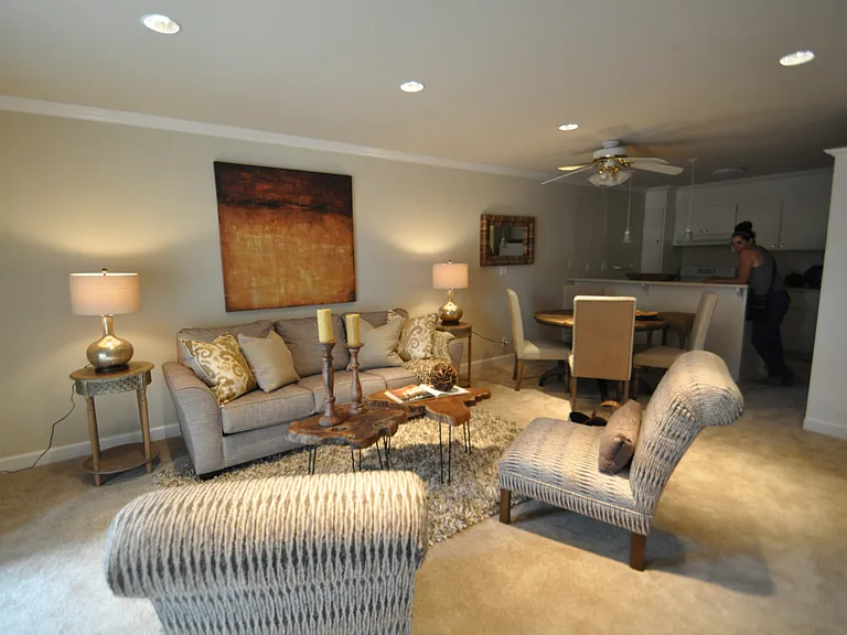 Oak Park Manor — Photo 25