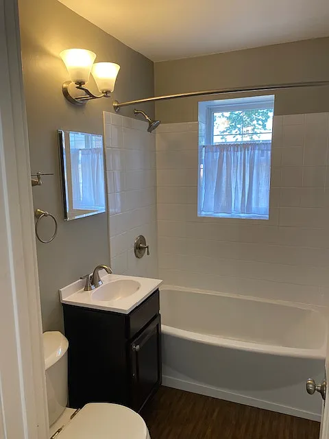 354 Laurel St — Photo 3