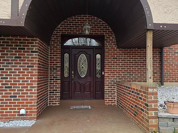 2nd image of 743 Bridgeview Rd