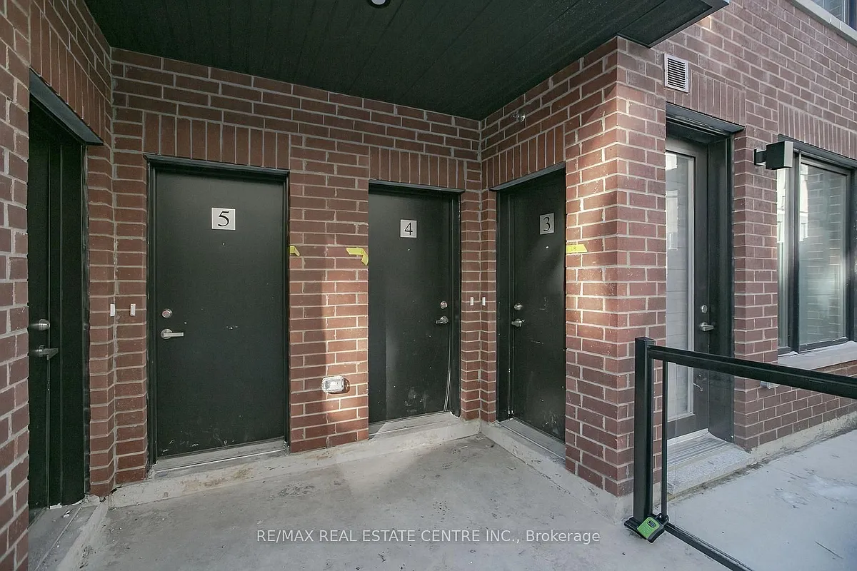 Building Photo - 3556 Colonial Dr #4