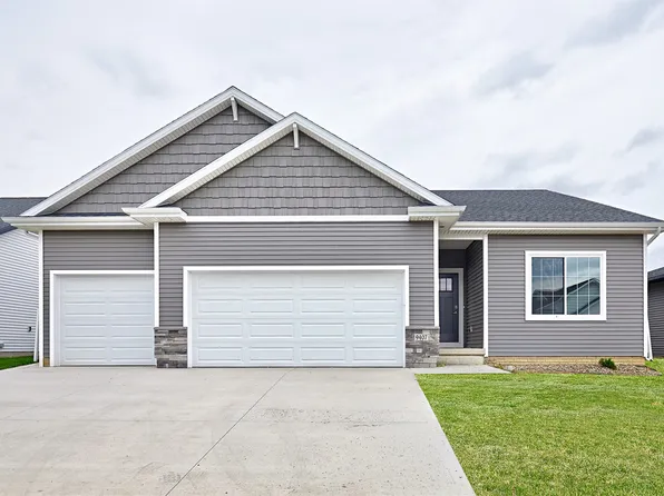 9407 Emilia Ln, West Des Moines, IA 50266