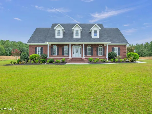 3245 Catherine Lake Road, Chinquapin, NC 28521