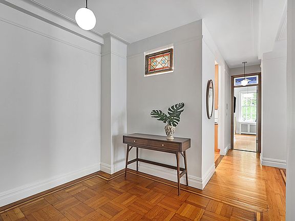 4th image of 201 W 89th St APT 2G