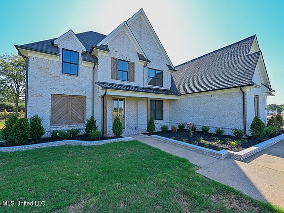 2nd image of 124 Oakworth Dr