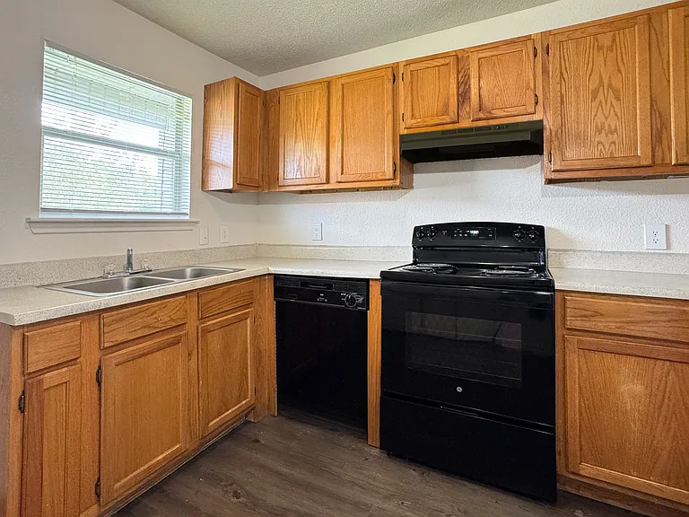 Camellia Trace Apartments — Photo 26