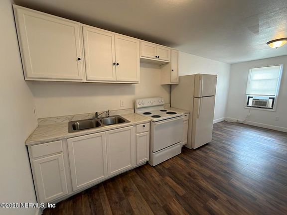 3rd image of 1711 W 30TH Street