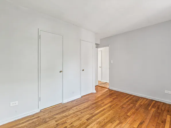 140-15 Holly Avenue image 8 of 14