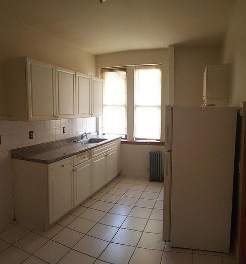 2nd image of 4409 Palisade Ave APT 03