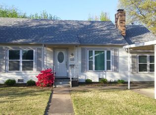 305 E 10th St, Claremore, OK 74017