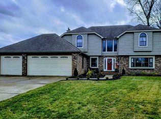 26151 Pebblebrook Ln, North Olmsted, OH 44070