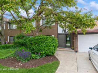 305 Walters Ln APT 1B, Itasca, IL 60143