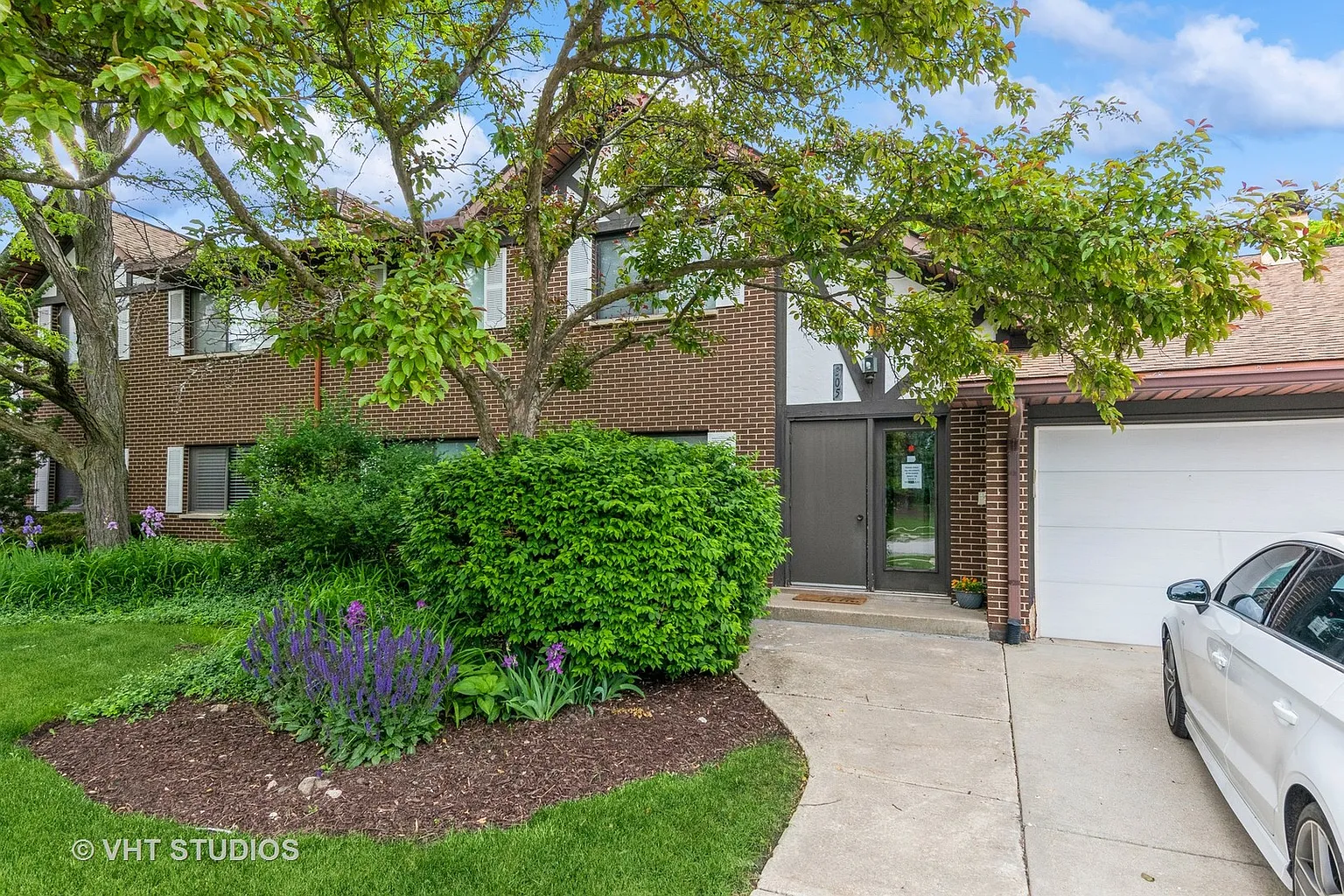 305 Walters Ln APT 1B photo 1