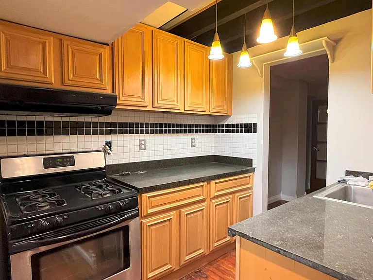 1507 Bolton St #1B — Photo 4