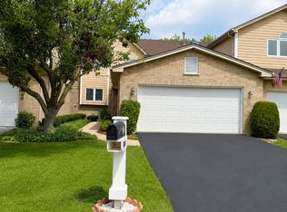 7702 Northfield Ln, Tinley Park, IL 60487