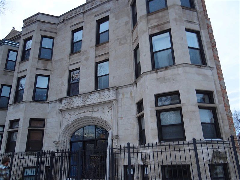 1st image of 4142 S King Dr APT 1