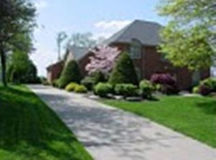 118 Lexington Dr, Canonsburg, PA 15317