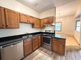CMM 2514-2518 Emerson Manor