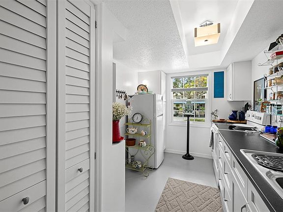 5th image of 300 CLYDE LANE #106