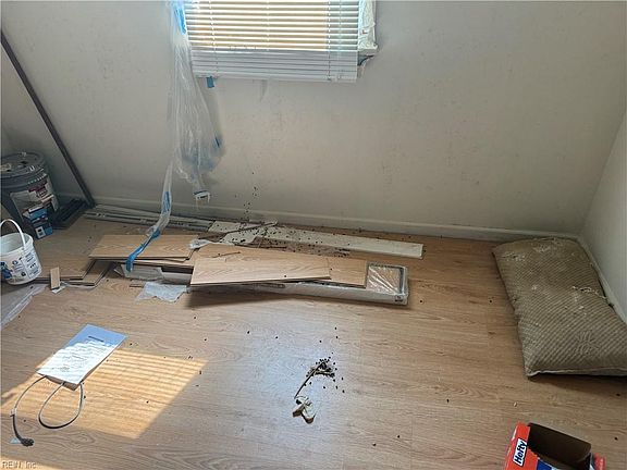 4th image of 341 Keith Ct