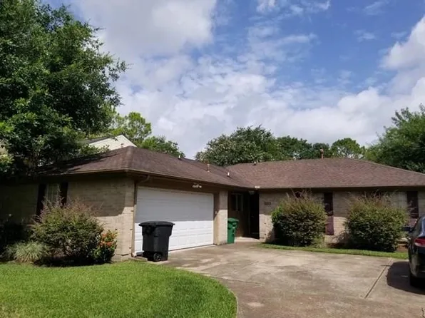 609 Oak Harbor Dr, Houston, TX 77062