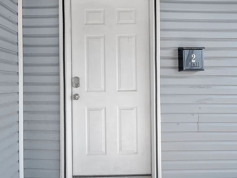 2413 Kenton St #2 — Photo 8