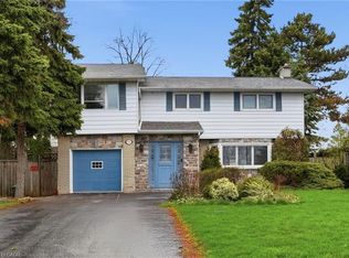 525 Grand Blvd, Oakville, ON L6H 1P4