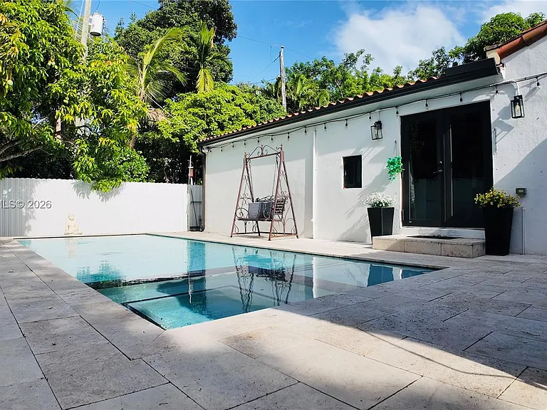 9021 N Miami Ave — Photo 18