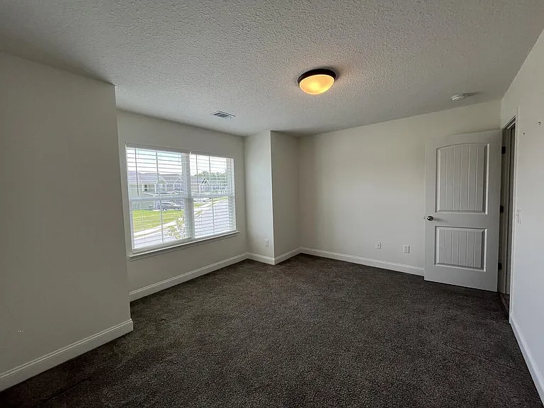 679 Fairview Cir — Photo 16