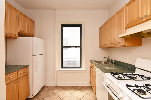 Rented by Bohemia Realty Group | media 12