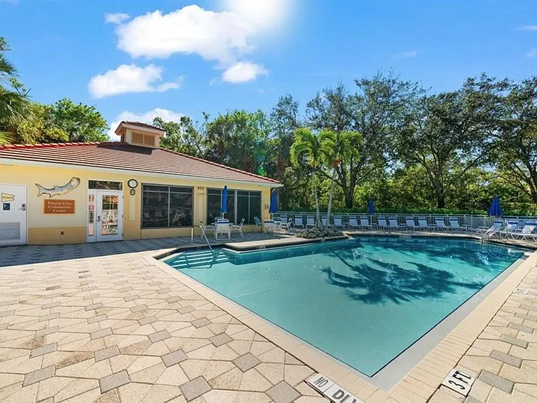 817 Carrick Bend Cir #101 — Photo 50