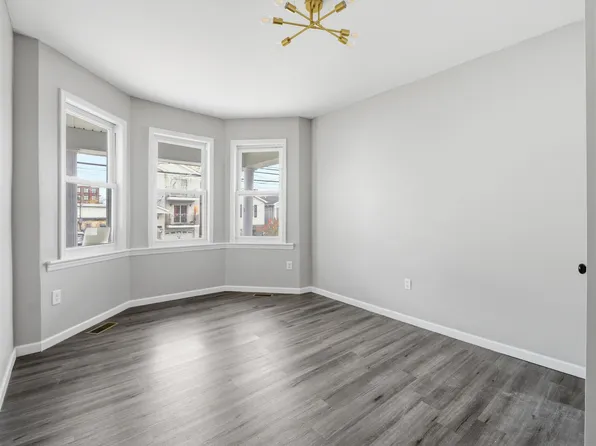 23 Bayview Avenue image 10 of 19