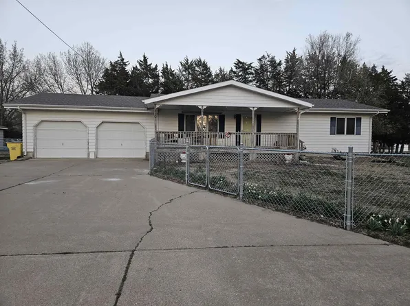 310 N Poplar St, Solomon, KS 67480