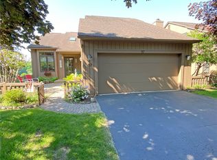 57 Sky Ridge Dr, Rochester, NY 14625