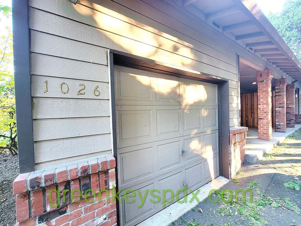 Attached garage on this end unit