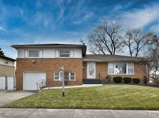 580 Rose Dr, Melrose Park, IL