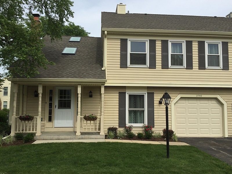 Professionally Maintained by HOA