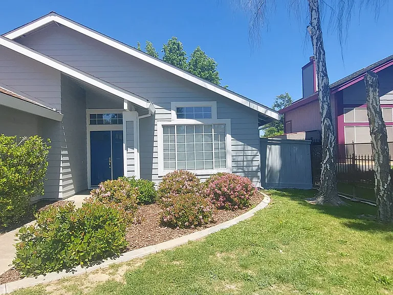 3835 Hunters Glen Pl — Photo 3