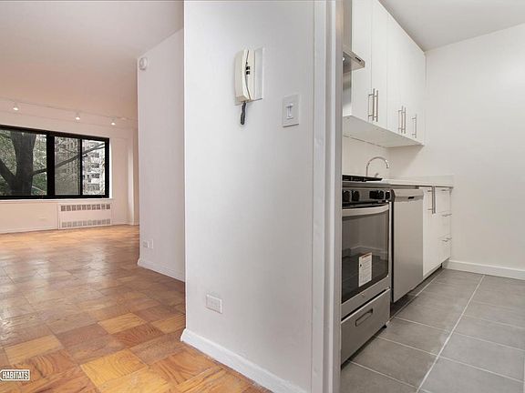 3rd image of 382 Central Park W APT 2T