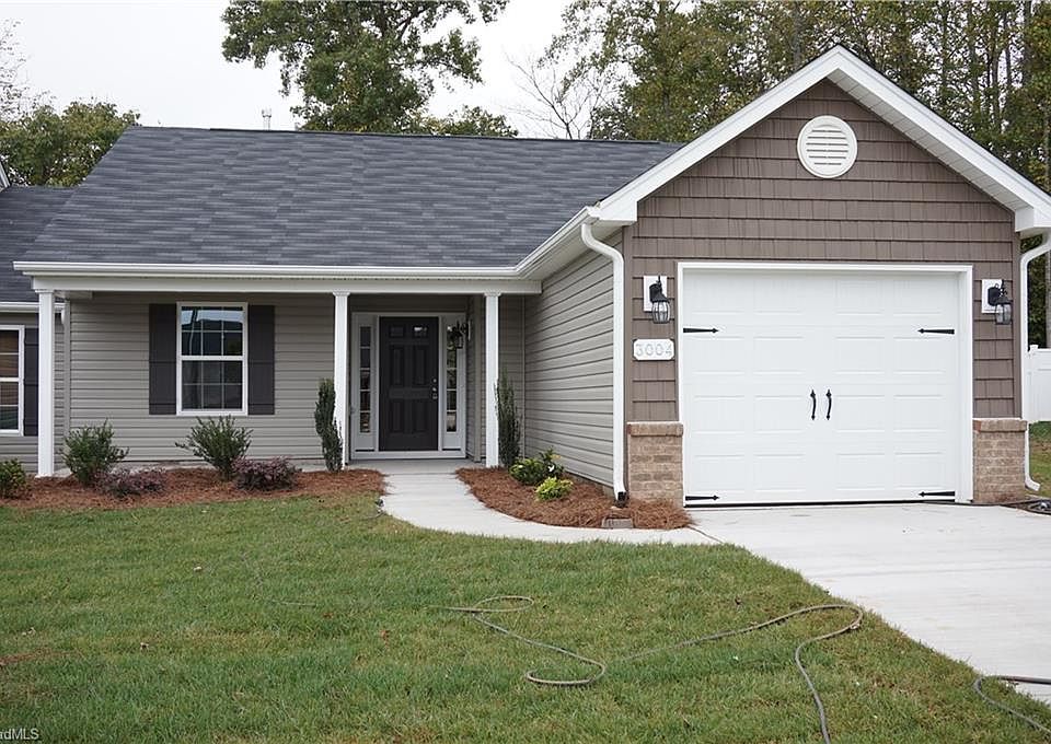 1st image of 3004 Desmond Woods Dr