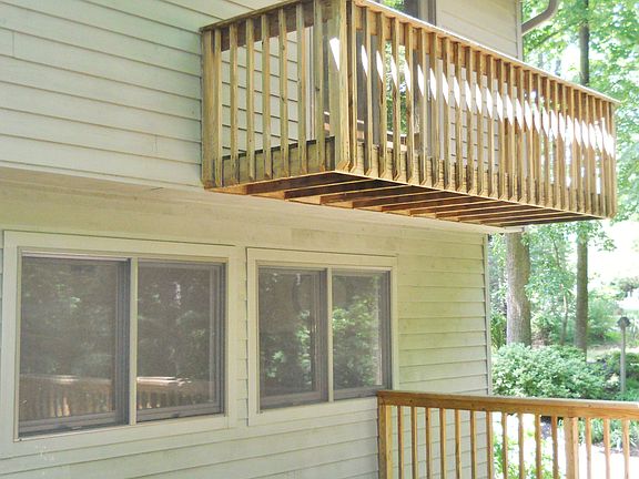 Main Deck & MBR Balcony