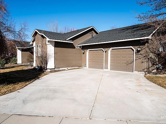 3rd image of 904 W Loon St