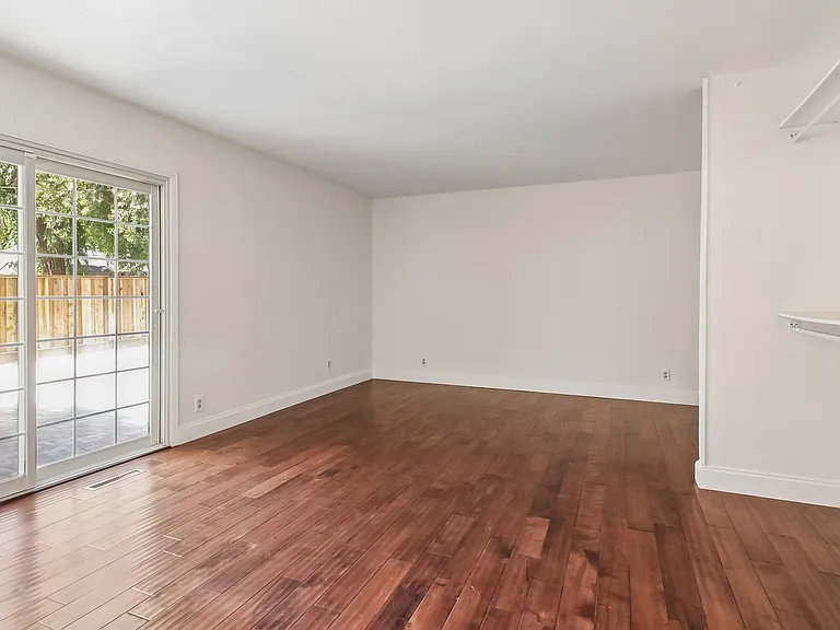 987 Camellia Way — Photo 11