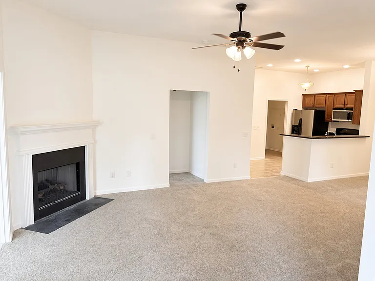 1364 Orchard Cir — Photo 2