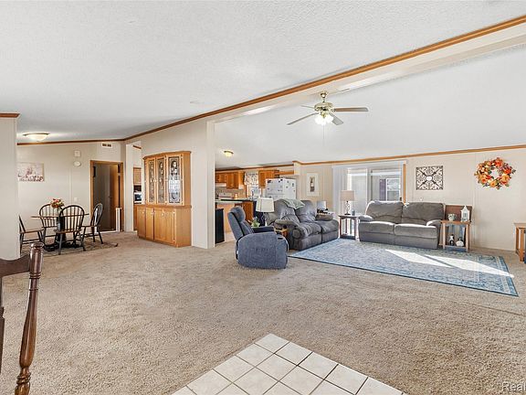 3rd image of 324 Fox Chase Blvd