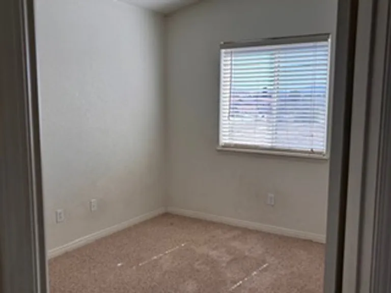 458 Sherwood Pl — Photo 18